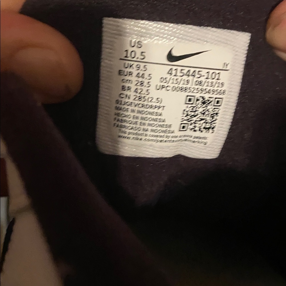 Nike Air Monarch IV White and Black with Red Accents NWOT - Picture 10 of 10